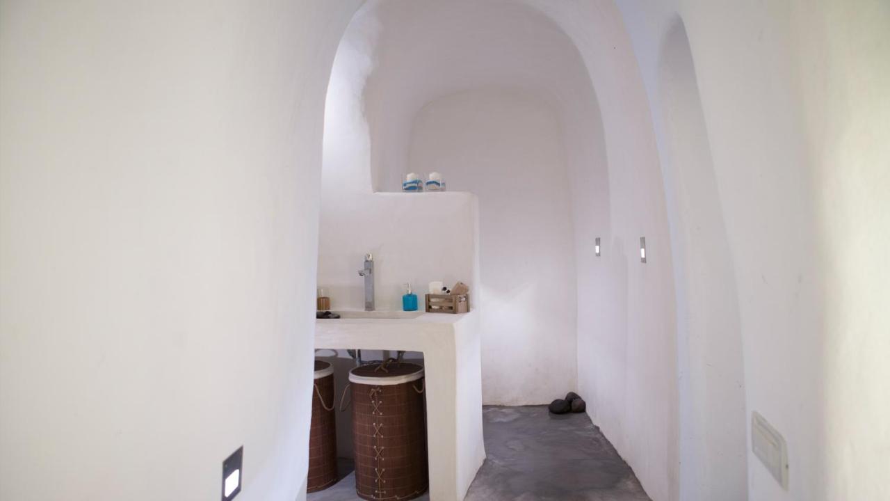 Oia, Finikia Cave House Villa Exteriör bild
